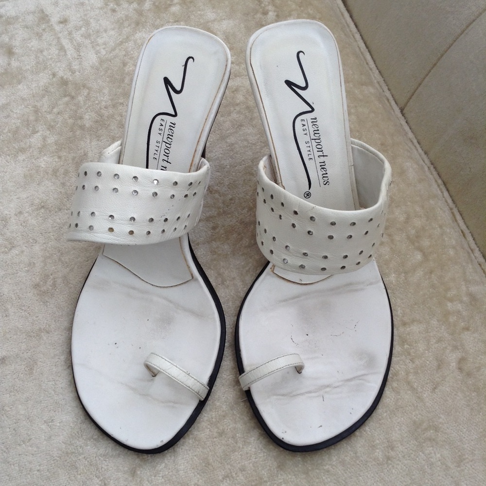 NEWPORT NEWS WHITE LEATHER HEEL MUL SANDALS 7 M